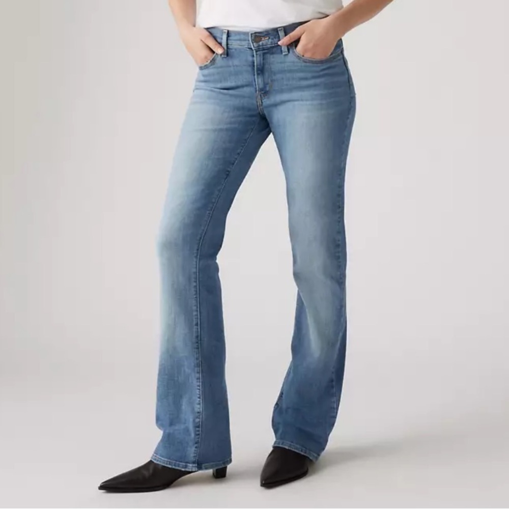 Levi’s 590 Bootcut Light Wash Jeans Sz 18W Women’s Blue Denim
